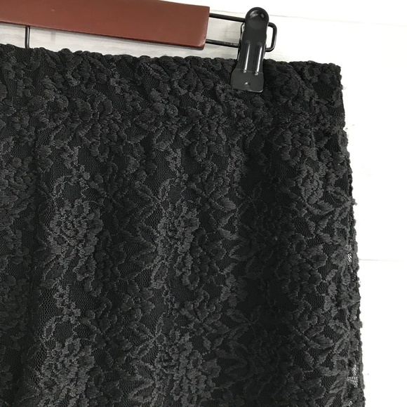 Free People Lace Overlay Elastic Waist Shorts - Picture 2 of 6